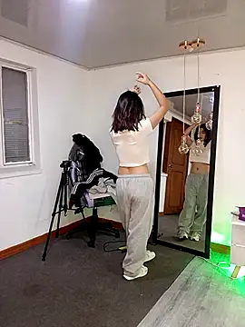 Maddy Rouse1 online show from October 13, 2025, 3:52 am