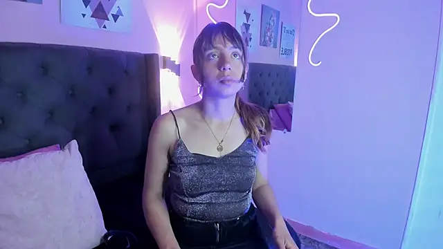 Bluee bombon online show from September 28, 2025, 3:57 am