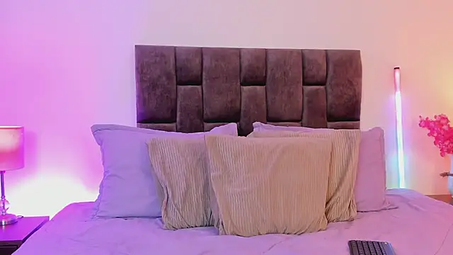 Aliccecullen online show from April 17, 2026, 1:58 pm