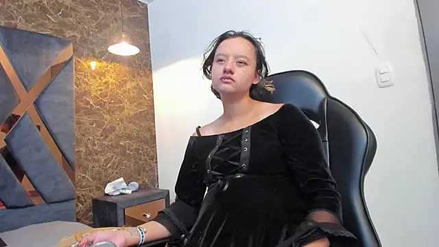 Asami Hattori online show from October 9, 2025, 11:22 am