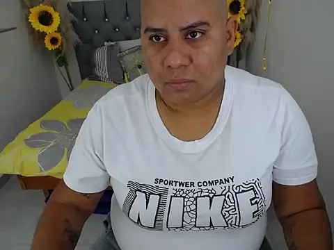 hotlesby valery online show from October 24, 2025, 12:04 pm