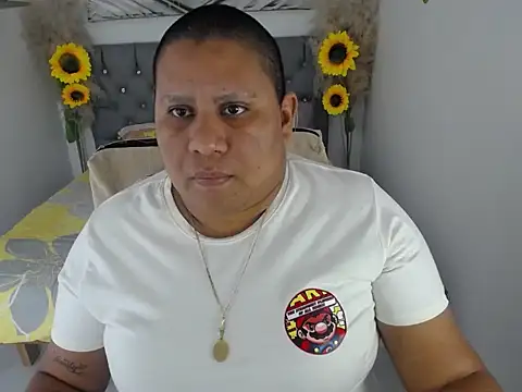 hotlesby valery online show from November 18, 2025, 8:12 pm