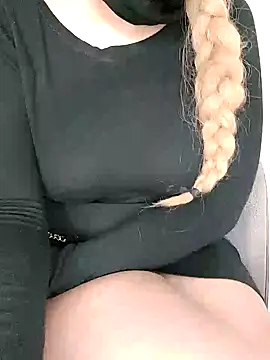 Snapshot of princesse-luna chatting on December 13, 2025, 8:04 pm princesse-luna online show from December 13, 2025, 8:04 pm