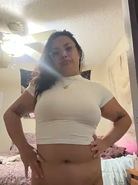 kiaradanielaxx online show from October 8, 2025, 3:52 am