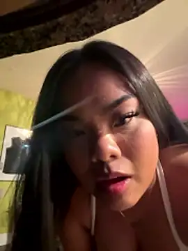 Snapshot of kiaradanielaxx chatting on February 9, 2026, 4:43 am kiaradanielaxx online show from February 9, 2026, 4:43 am