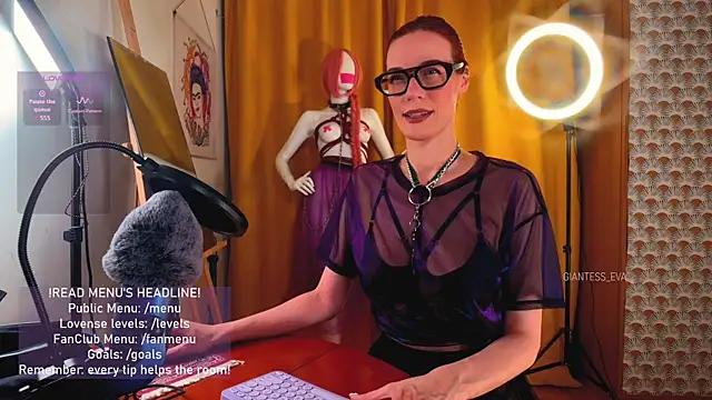 Snapshot of Giantess_Eva chatting on June 21, 2026, 10:26 pm Giantess Eva online show from June 21, 2026, 10:26 pm