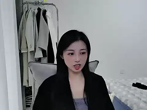 Mien-MM online show from October 17, 2025, 4:49 am