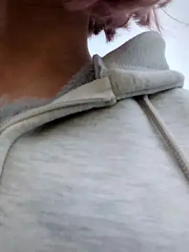 takusaki223 online show from February 13, 2026, 7:41 am