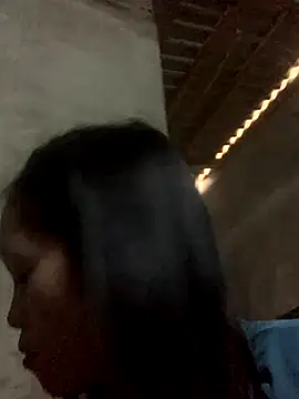 Snapshot of Halyy_xx chatting on October 10, 2025, 11:38 pm Halyy xx online show from October 10, 2025, 11:38 pm