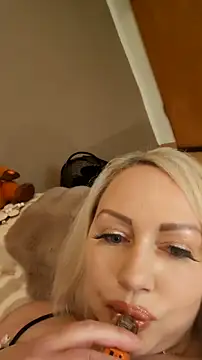 Snapshot of MarinaMargo chatting on November 20, 2025, 6:19 pm MarinaMargo online show from November 20, 2025, 6:19 pm