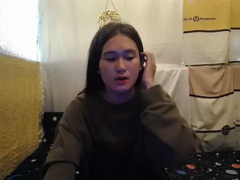 girlyesha online show from October 15, 2025, 1:15 am