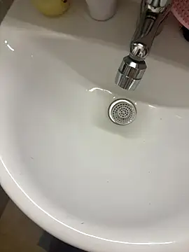 tusmuertos420 online show from December 1, 2025, 7:26 pm