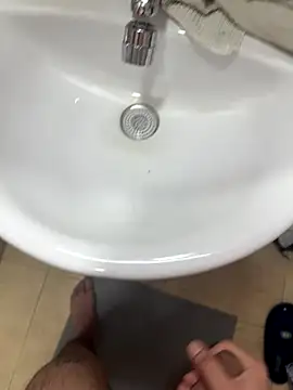 tusmuertos420 online show from October 27, 2025, 7:26 pm