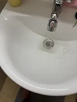 tusmuertos420 online show from November 10, 2025, 7:30 pm