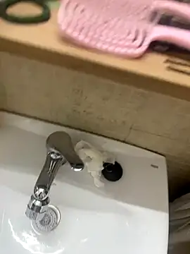 tusmuertos420 online show from November 30, 2025, 9:10 am