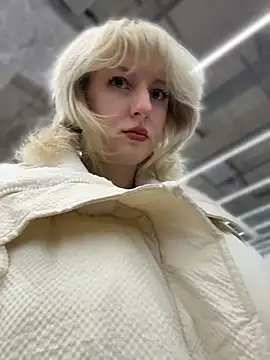 RonnieKiss online show from April 23, 2026, 10:11 am