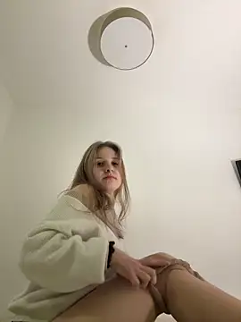 Snapshot of Niksa99x chatting on February 4, 2026, 8:15 pm Niksa99x online show from February 4, 2026, 8:15 pm