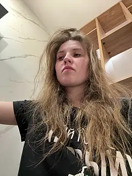 Snapshot of Niksa99x chatting on February 23, 2026, 9:04 pm Niksa99x online show from February 23, 2026, 9:04 pm