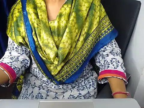priya gupta7 online show from October 2, 2025, 1:36 pm