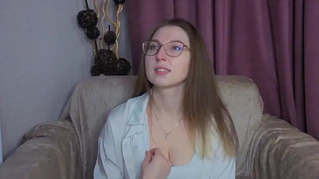 DaliaRadtke online show from November 20, 2025, 6:19 pm