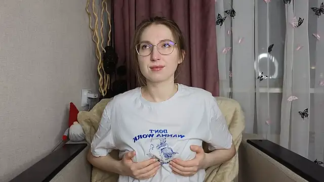 DaliaRadtke online show from March 19, 2026, 7:25 pm