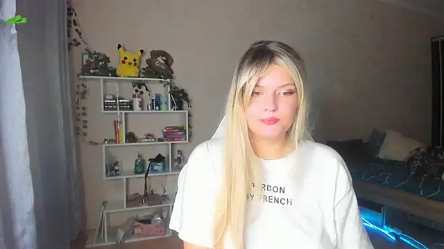 Snapshot of Alice_Casey_new chatting on October 16, 2025, 7:33 pm Alice Casey new online show from October 16, 2025, 7:33 pm