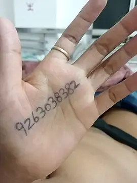 JassiKumari02 online show from June 19, 2026, 7:52 pm