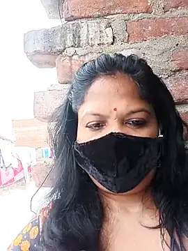 Snapshot of Mona_darling21 chatting on September 27, 2025, 5:35 am Mona darling21 online show from September 27, 2025, 5:35 am