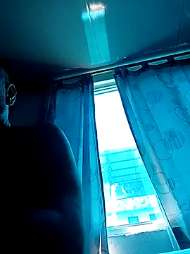 AlejoLatino online show from September 22, 2025, 7:42 pm