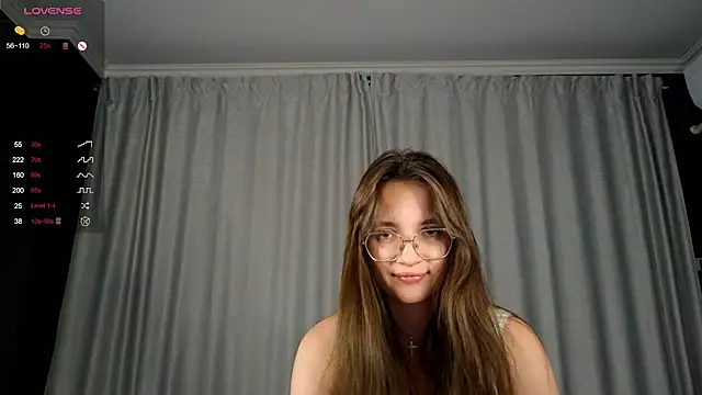 vivyboo111 online show from September 22, 2025, 8:15 pm