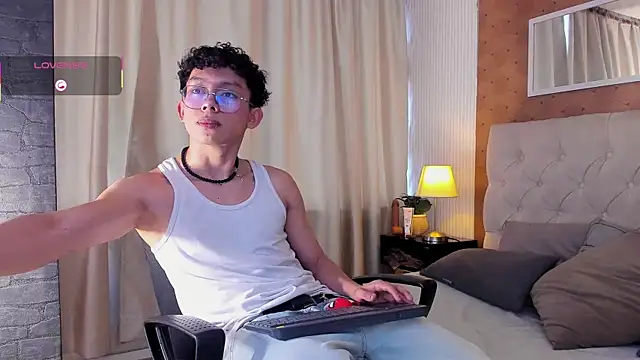 Snapshot of liam_twiink chatting on January 16, 2026, 7:40 pm liam twiink online show from January 16, 2026, 7:40 pm