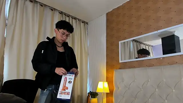 Snapshot of liam_twiink chatting on February 7, 2026, 5:32 pm liam twiink online show from February 7, 2026, 5:32 pm