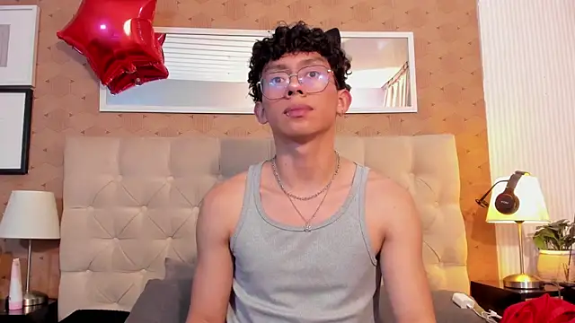 Snapshot of liam_twiink chatting on February 25, 2026, 2:56 am liam twiink online show from February 25, 2026, 2:56 am