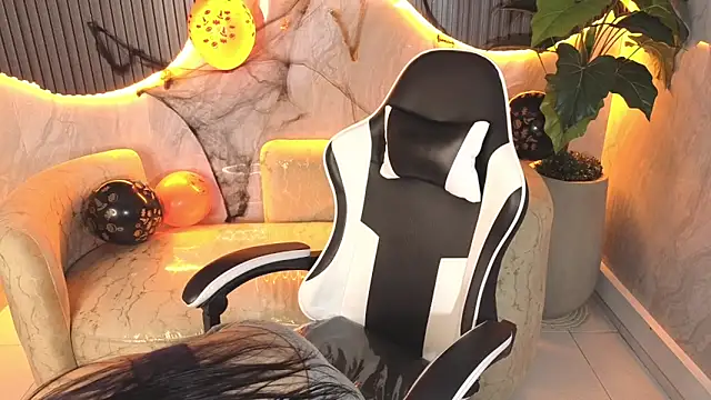 scarlett smith tp online show from October 16, 2025, 12:46 pm