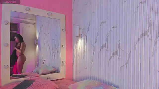 Missdionne curly online show from November 6, 2025, 9:57 am