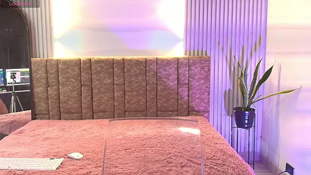 Missdionne curly online show from December 16, 2025, 2:32 pm