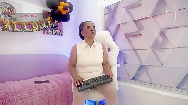 EvaGoddess  online show from November 2, 2025, 7:08 pm