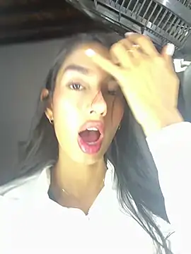 Julieta Duque online show from March 26, 2026, 2:21 am