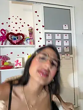 Julieta Duque online show from February 8, 2026, 2:20 am