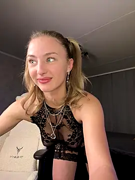 Mally Say online show from October 21, 2025, 8:41 pm