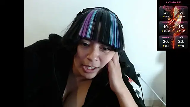 Acelinrose online show from November 24, 2025, 3:06 am