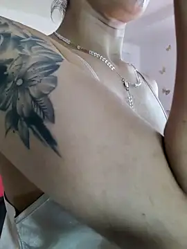 ValeNiitaLuv online show from April 19, 2026, 5:25 pm