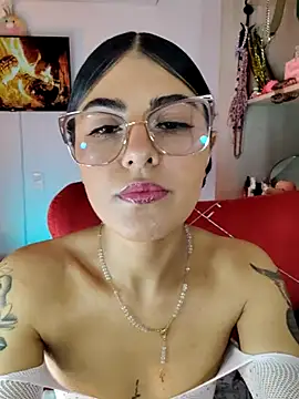 ValeNiitaLuv online show from April 10, 2026, 6:20 am