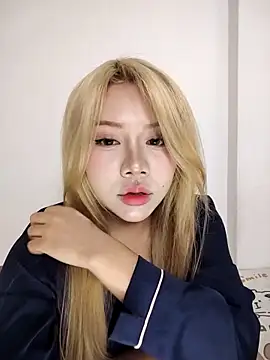 Snapshot of -Bianca- chatting on February 4, 2026, 4:13 pm -Bianca- online show from February 4, 2026, 4:13 pm