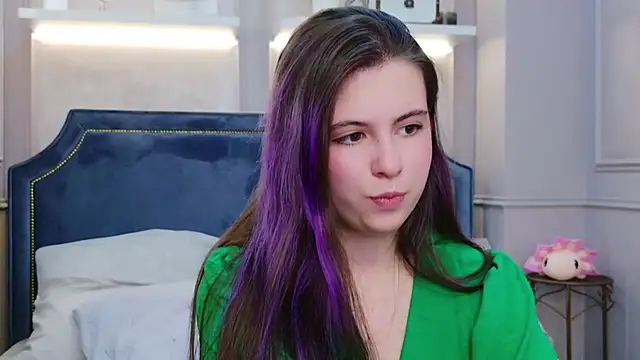 Akira Halls online show from November 7, 2025, 8:57 pm