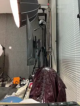 YY-27 online show from November 19, 2025, 11:10 am