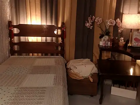 Jastine hunk online show from November 5, 2025, 2:25 am