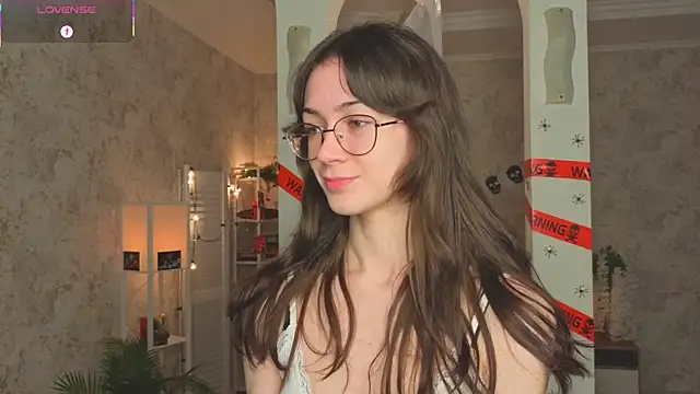 ReneeLippeatt online show from November 1, 2025, 7:08 pm