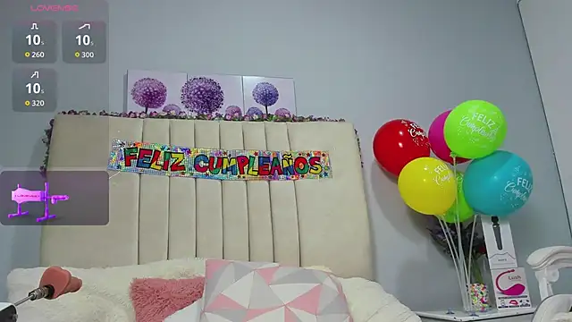 AmandaaWats online show from November 20, 2025, 4:07 pm