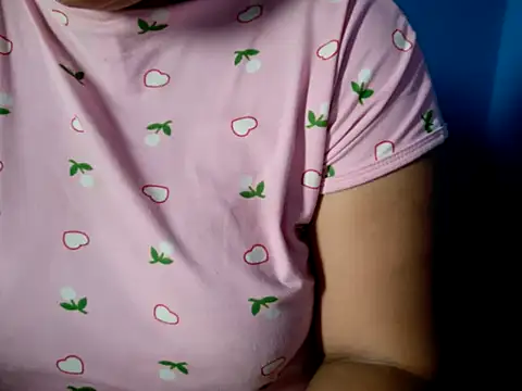 tamilqueenbaby online show from October 29, 2025, 12:15 pm